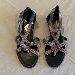 Dress flat with slight heel